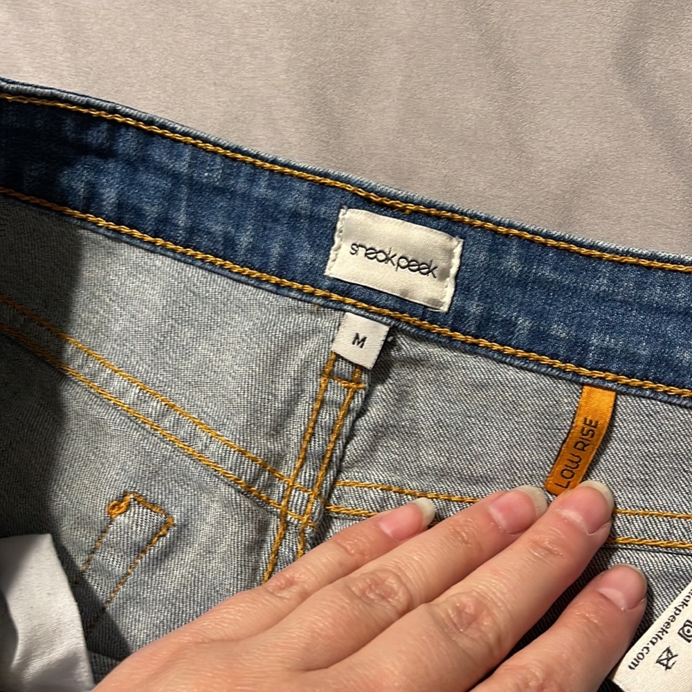 Shorts - Picture 3 of 5